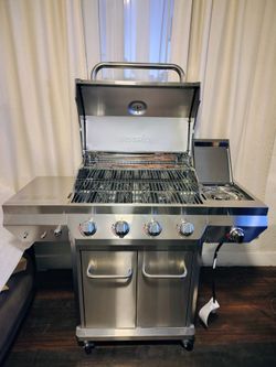 New.  NexGrill 4 + 1 Burners Stainless Steel Propane Gas Grill