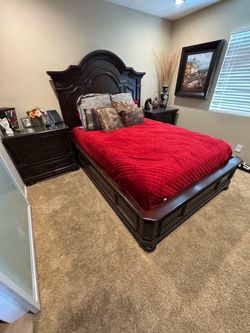 Nice Queen Bedroom Set W New Sealy Pillow Top