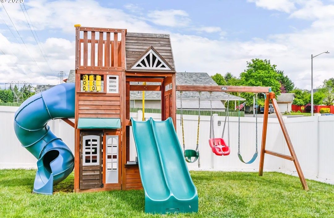 COSTCO PLAYGROUND SET