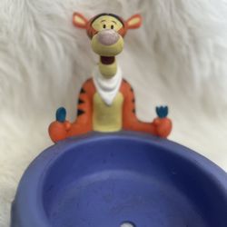 VTG Looney Tunes  winnie the pooh tiger Pet Bowl Holder Applause Warner Bro  b02