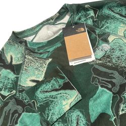 NWT The North Face Men's Medium Green Camo Winter Warm Essential Crew Top Shirt