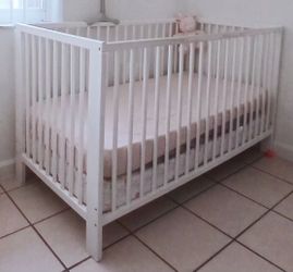 FREE Crib, bassinet, cuna.
