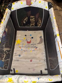 Baby trend play pin