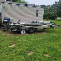 '89 BASS TRACKER Pro 17 Boat and Trailer 17'