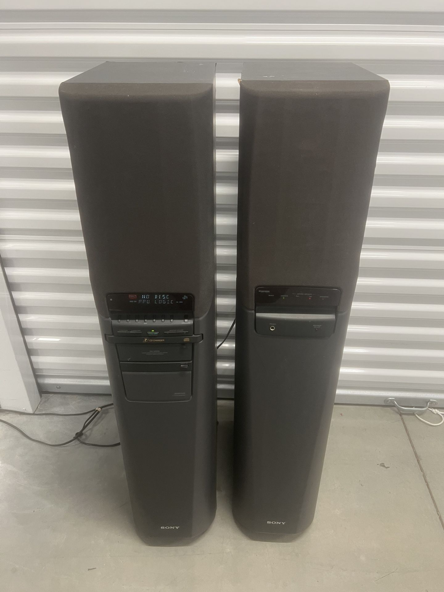 SONY SPEAKER SYSTEM WITH CD PLAYER MODEL SA-V100R & SA-V100L CD & Radio Works. Used in good condition with some minor cosmetic blemishes. These blemis