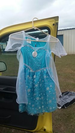 Frozen costume size 4 to 6 year old
