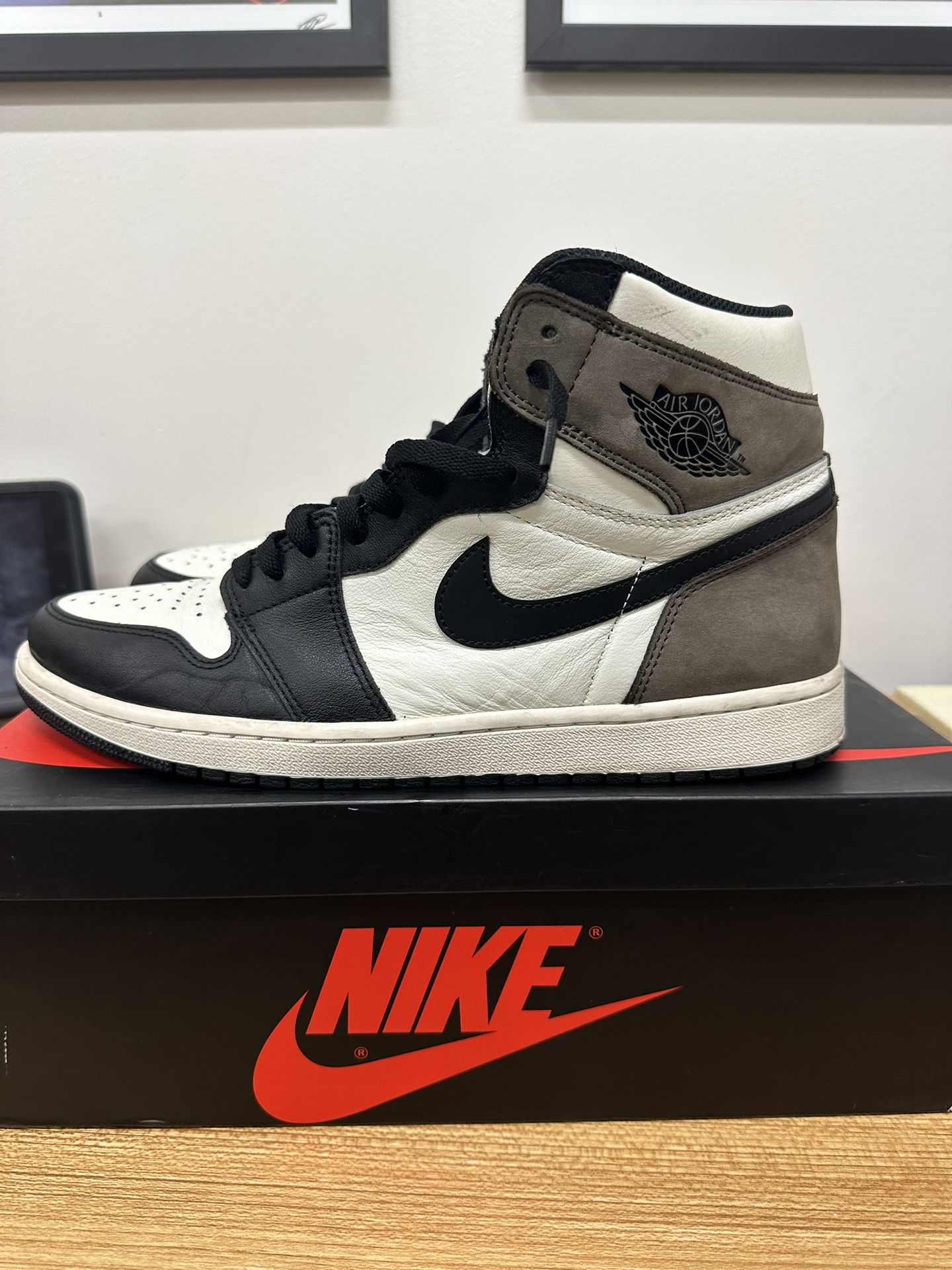 Retro Jordan 1 Mocha Size 13 Preowned $200