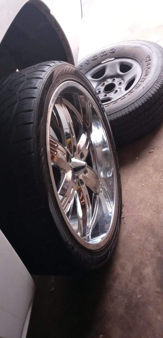 24 In Rim For Sale I Am Only Asking 700