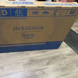 Insignia Smart TV 50”