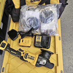 20V MAX XR Cordless Brushless 5 in. Variable Speed Random Orbit Polisher with (2) 20V 5.0Ah Batteries and Charger 