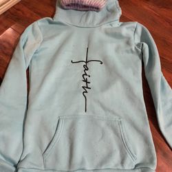 Women Small Hoodie/hat