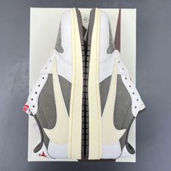 Travis Scott Jordan 1 Reverse Mocha 10.5M
