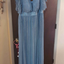 Blue laced gown size 3x off shein. True to size
