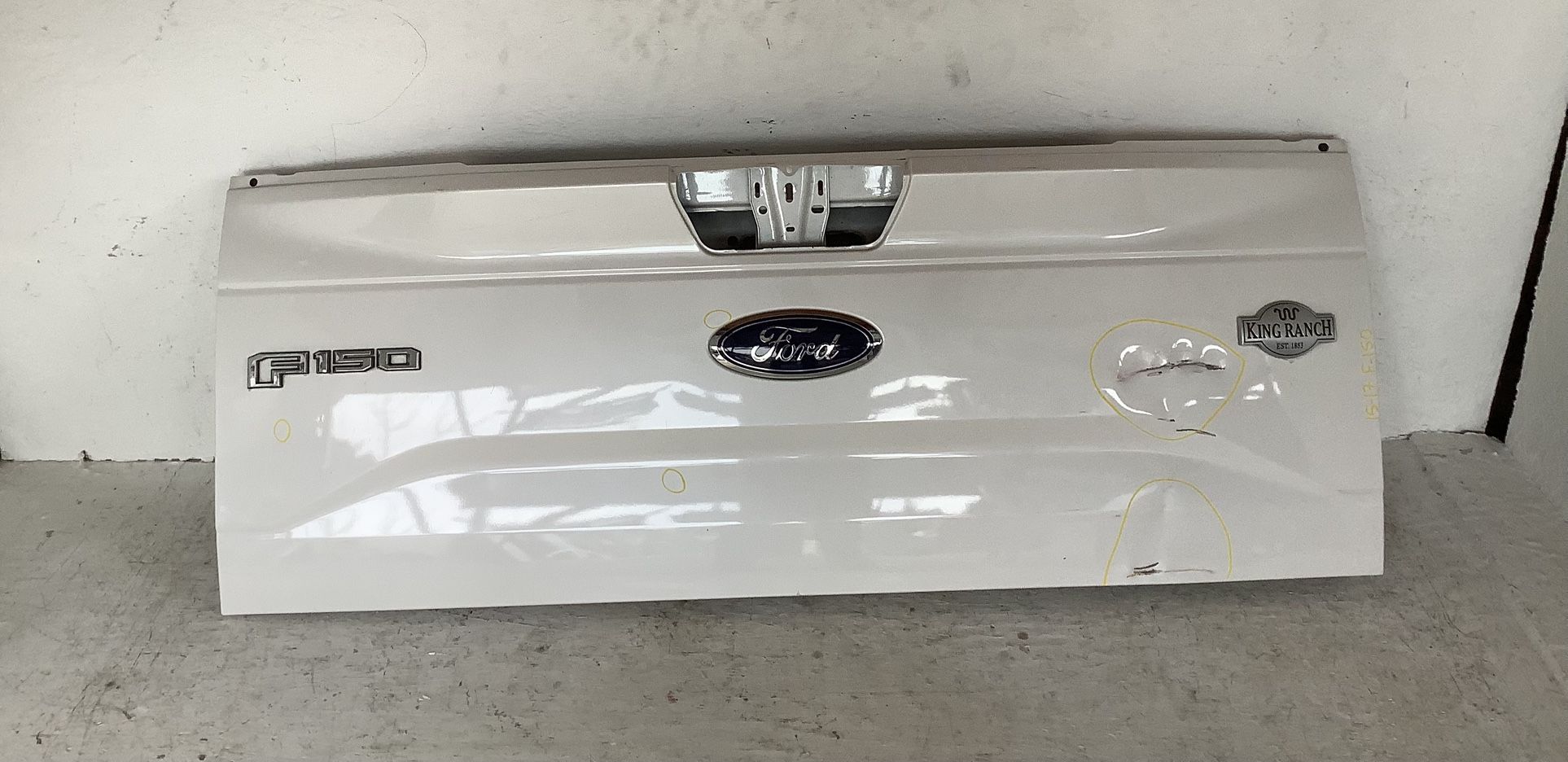 2015 2017 Ford F-150 king ranch tail gate (10V)