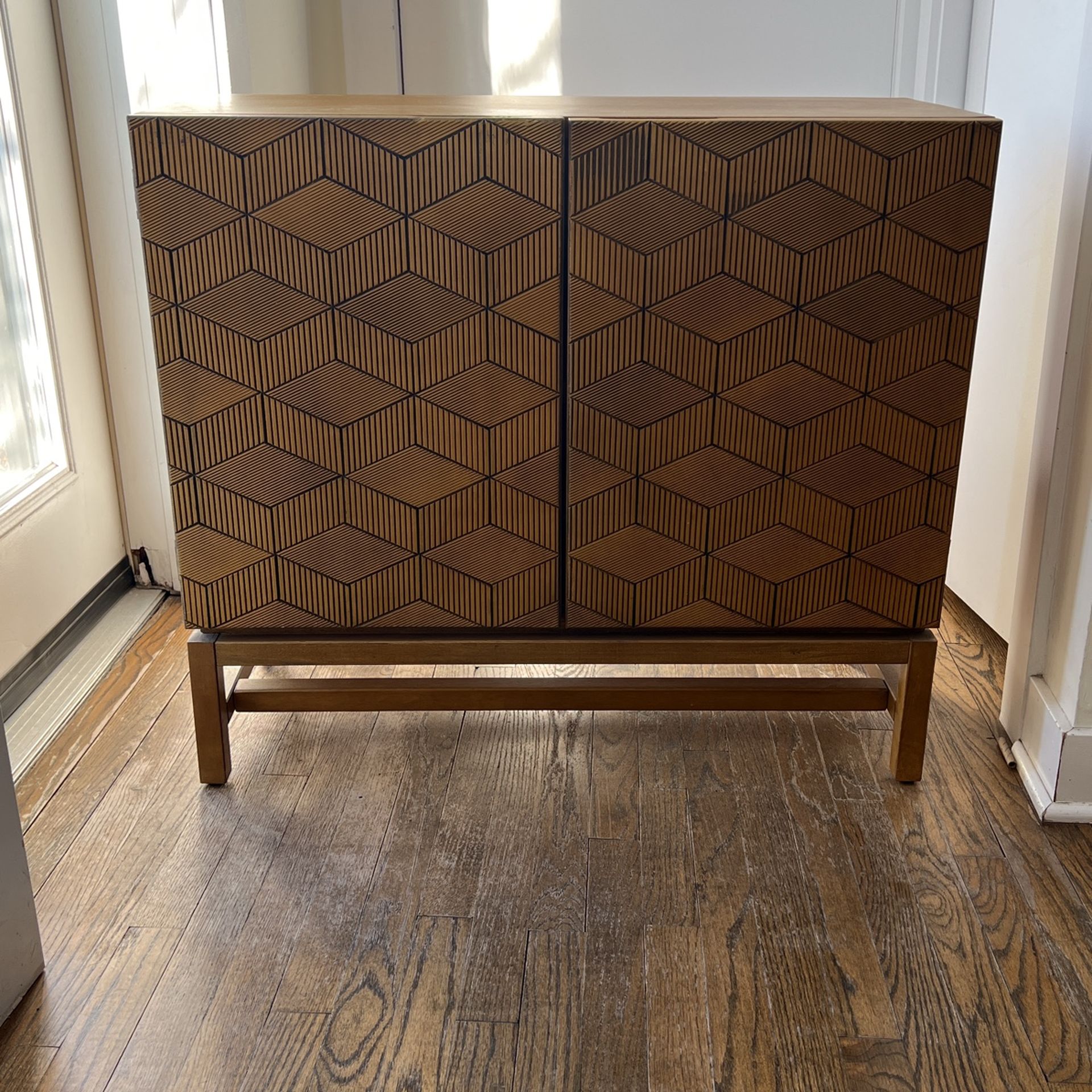 Storage cabinet