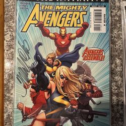 The Mighty Avengers Bundle MARVEL