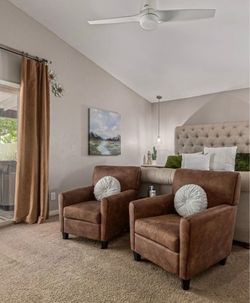Accent chairs