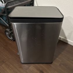 7.9-gallon stainless steel step trash can