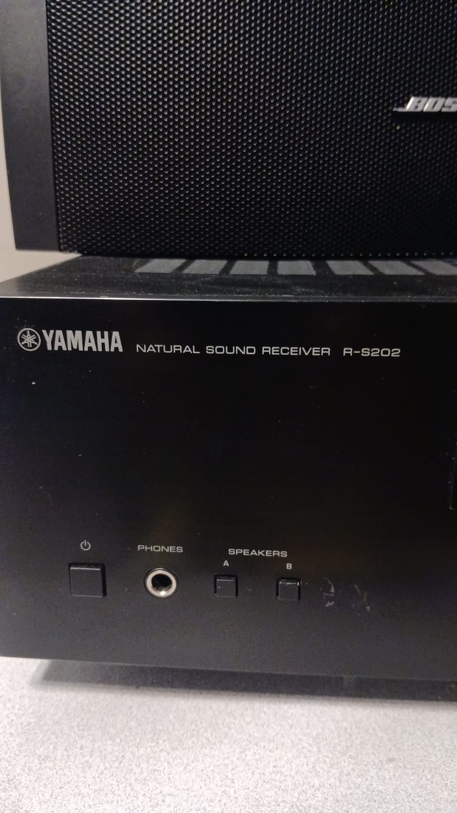 Yamaha Sound receiver And 2 Bose Freespace
