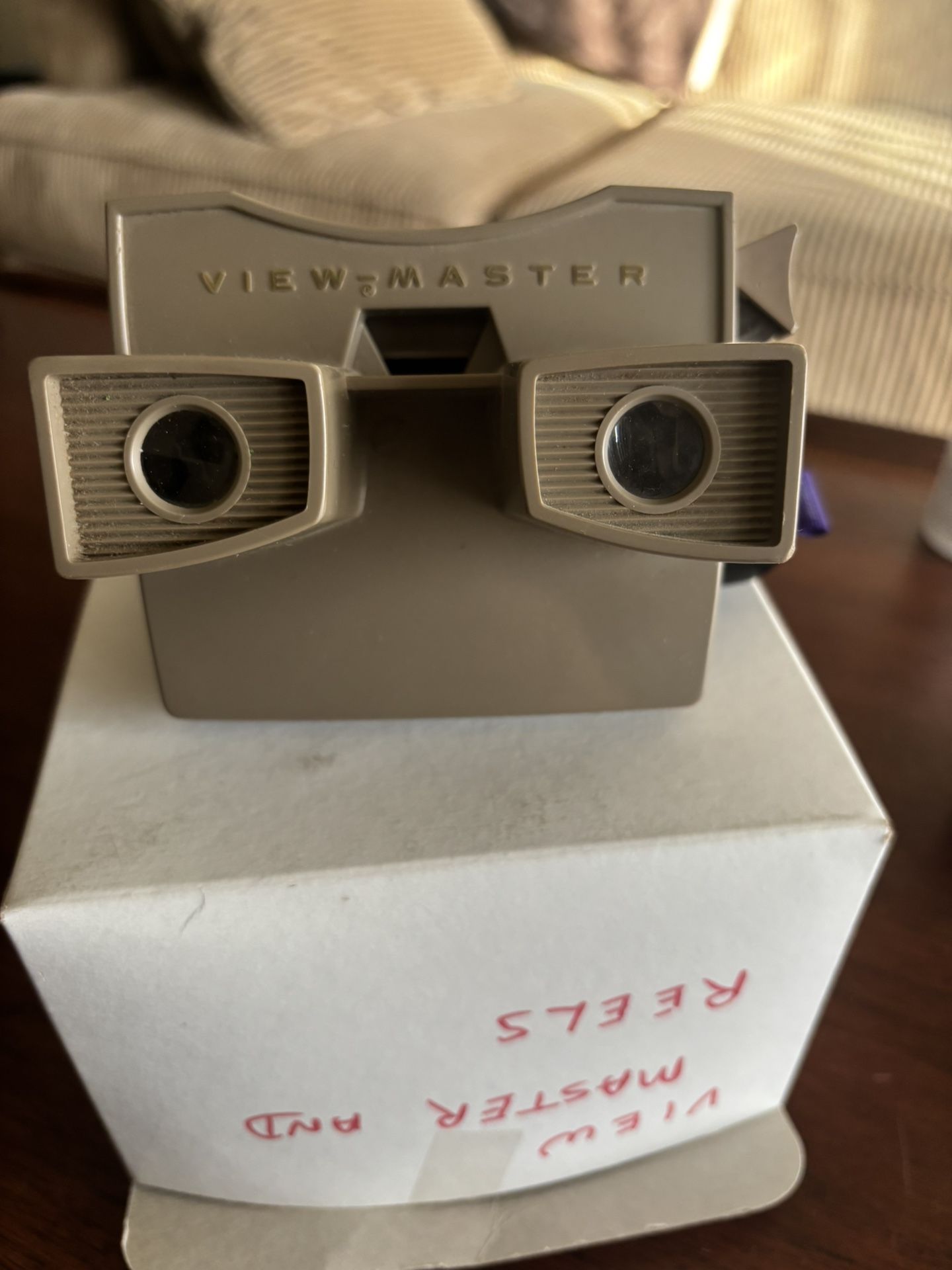 Vintage View Finder With Reels