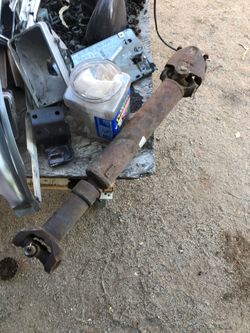 1979 Ford F-350 4x4 front driveshaft d60