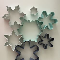 7 Piece Snowflake Cookie Cutter Baking Christmas Set