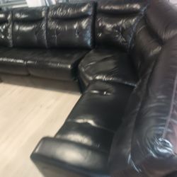 SECTIONAL GENUINE LEATHER RECLINER ELECTRIC BLACK COLOR.. DELIVERY SERVICE AVAILABLE 🚚💥🚚