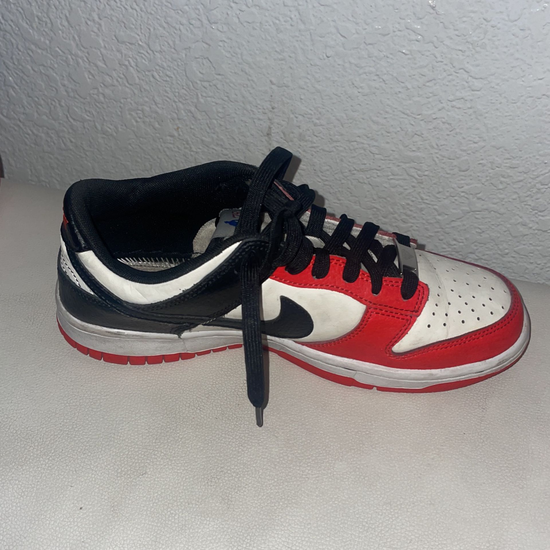 Dunks Size 6.5 Red And Black 