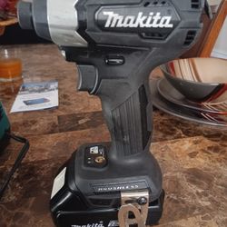 Makita Drill. Like New
