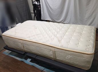 Saatva RX Twin XL or Split King mattresses, Like New Condition