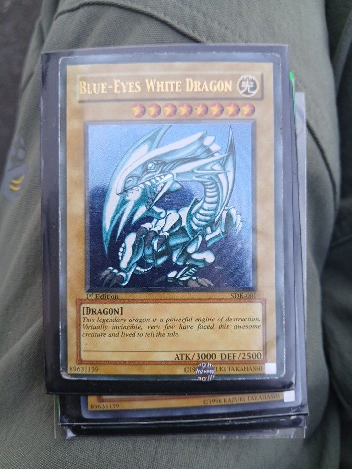 Yu-Gi-Oh Blue Eyes White Dragon 1st Edition SDK-001