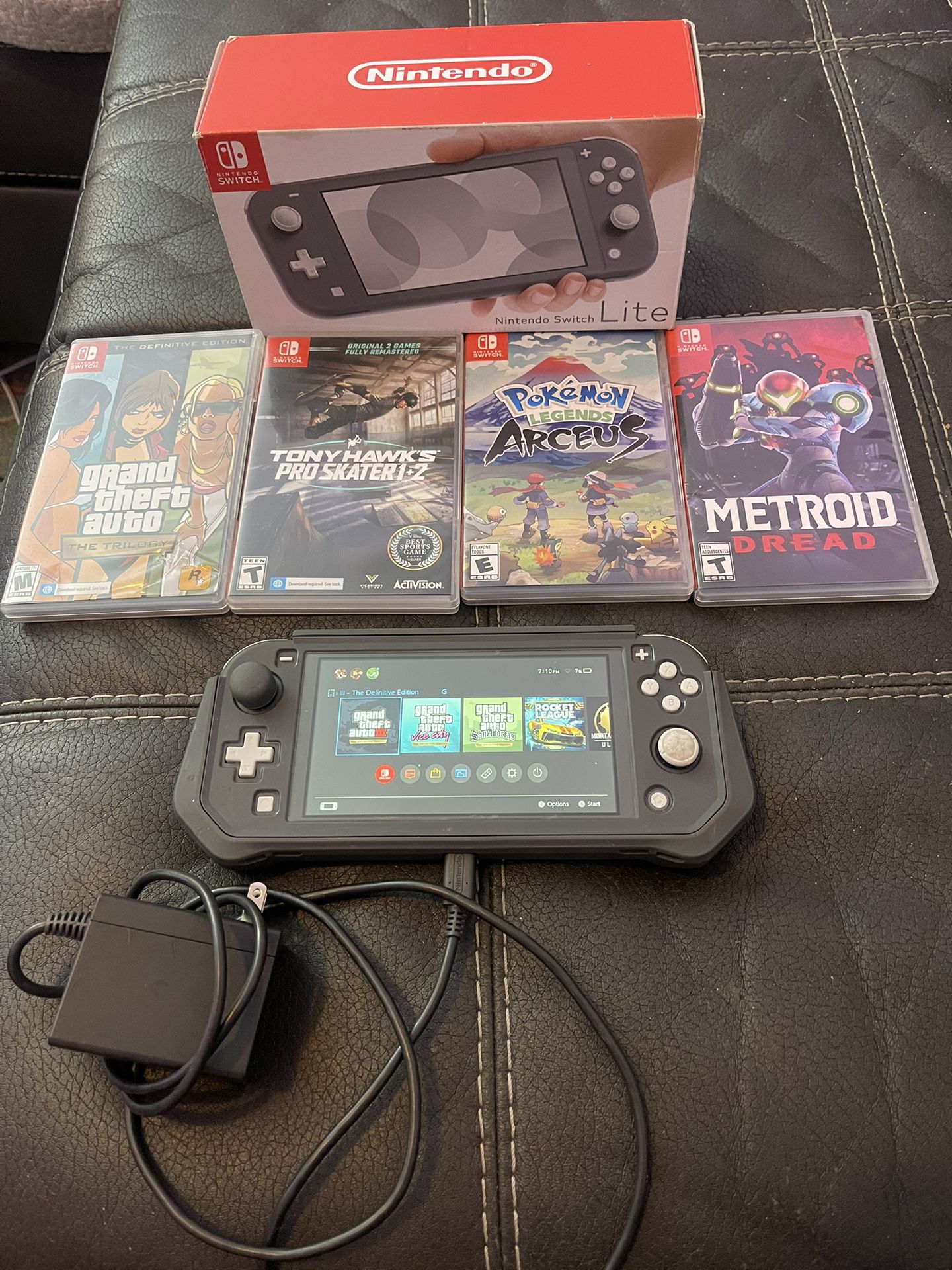 Nintendo Switch lite With Games 