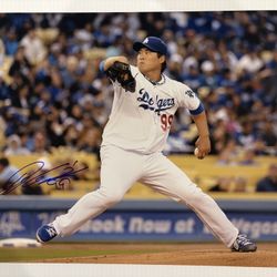Hyun-Jin Ryu Autographed Picture