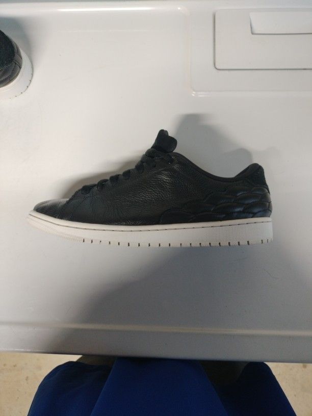 Jordan 1 Centre Court Black