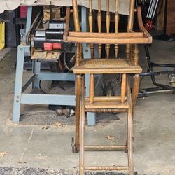 Antique/Old High Chair 