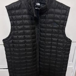 The North Face Men’s Size XL Black Vest