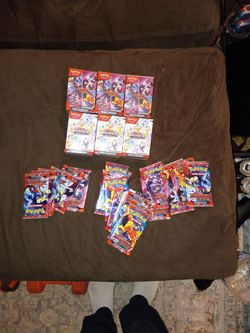 Pokémon TCG Booster Bundles and Packs Lot