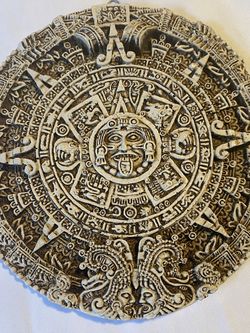 Aztec sun stone - Excellent Condition