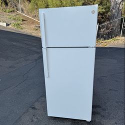 GE Refrigerator Fridge With Freezer With Delivery