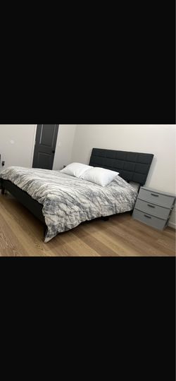 Queen Bed Frame with Headboard, 2 Nightstands & Comforter Set