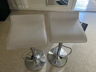 Set of 2 White Faux Leather Adjustable Bar Stools