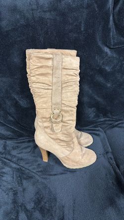 Boots camel color size 9/10