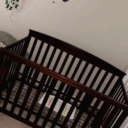 Graco 3 in 1 Crib