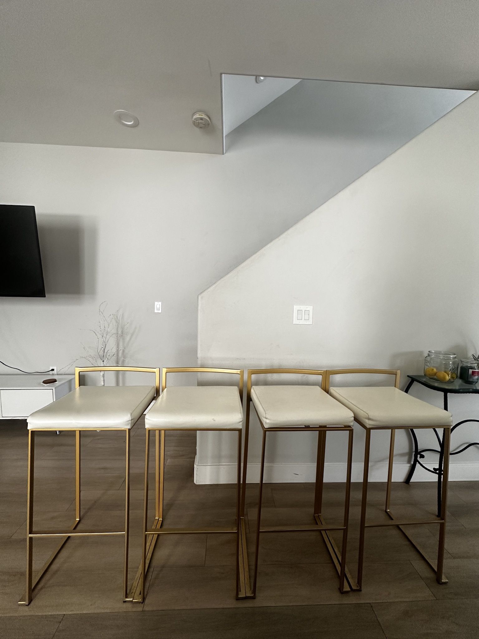 4 Bar Stools