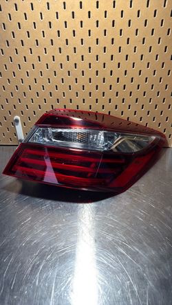 2016-2017 Honda Accord OEM RH Passenger Side Tail Light T2AX A2 🚨