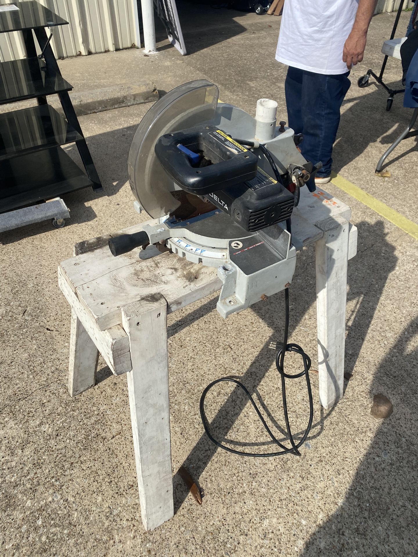 DELTA 10 INCH COMPOUND MITER SAW