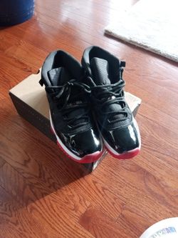 AIR JORDAN RETRO SIZE 9.5 ASKING $260 OBO 