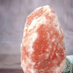 Himalaya Salt Lamp (READ DISCRIPTION)