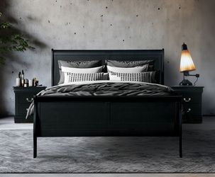 King sleigh bed