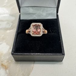 14KT Gold 2.50 Ct Pink Tourmaline & Diamond Ring
